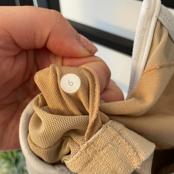 Lululemon Power Y Tank – White (Built-In Shelf Bra) Size 6 - Picture 4 of 4